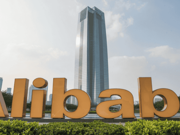 Alibaba Unveils Qwen3-Coder: A New AI Powerhouse Rivals GPT-4 and Claude in Code Generation
